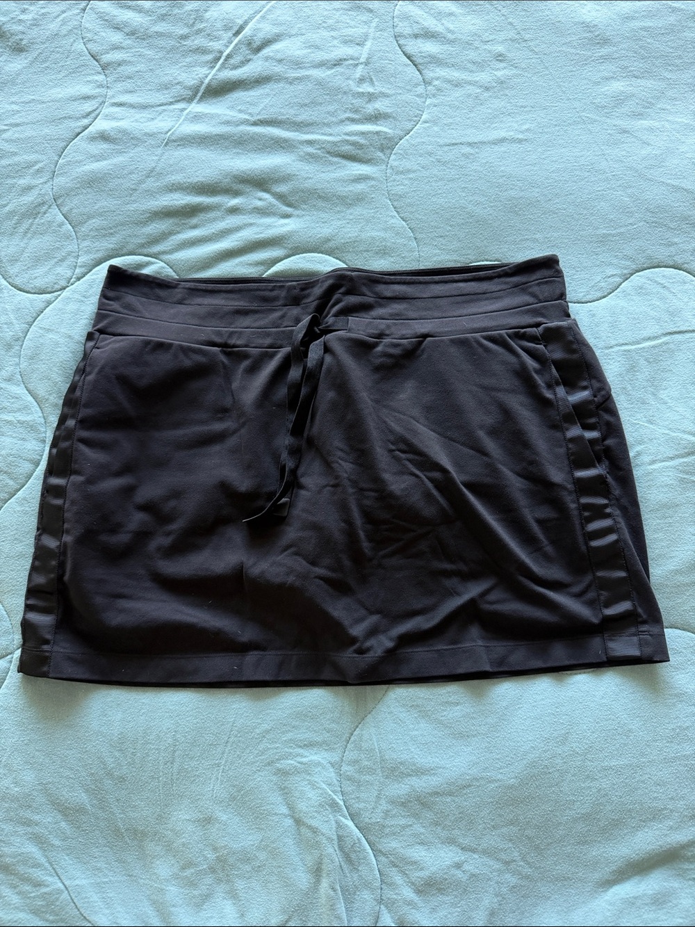 Athleta Black Women's Drawstring Skort - size XL